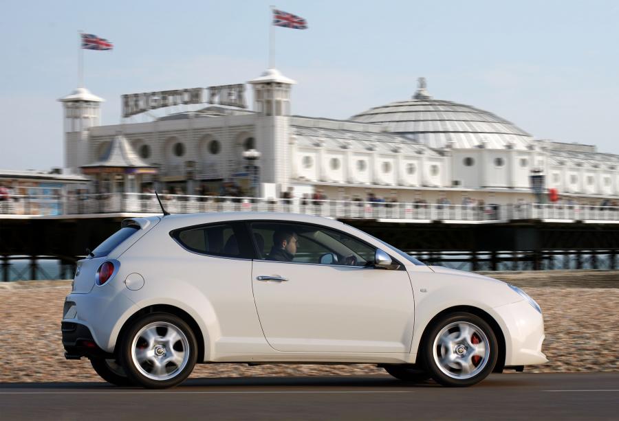  Alfa Romeo MiTo (955) 2009 года  (UK) (фото 35 из 47)